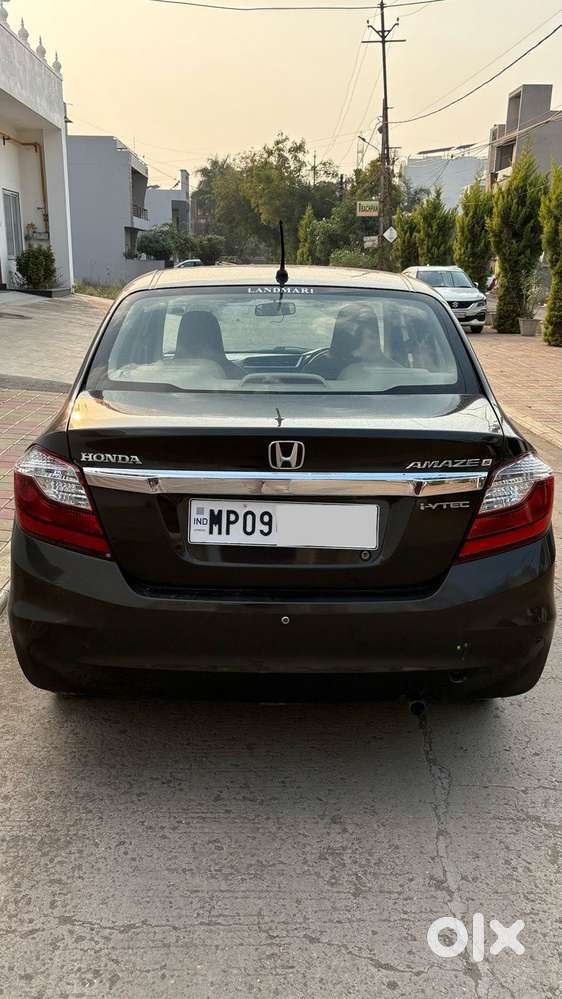 Honda Amaze 2nd Gen Elite Edition Mt, 2017, Petrol