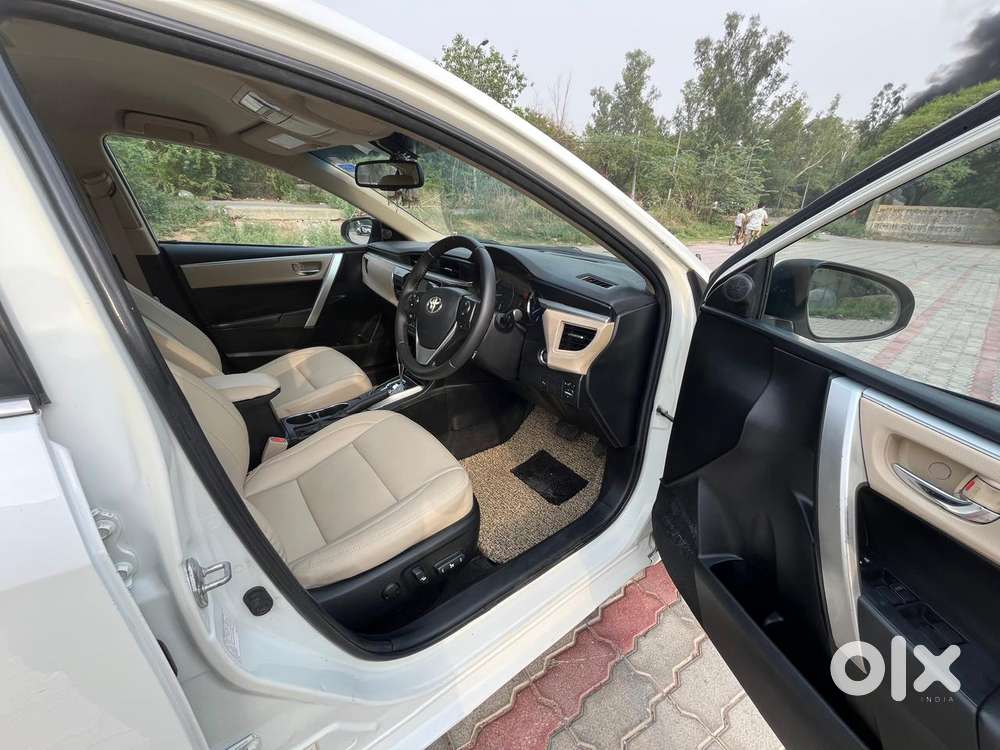 Toyota Corolla Altis Vl At, 2015, Petrol