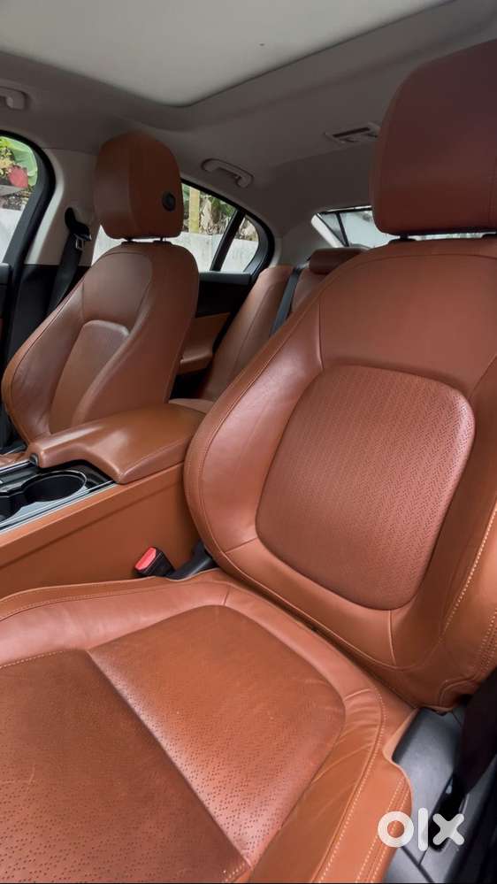 Jaguar Xe Prestige, 2016, Petrol