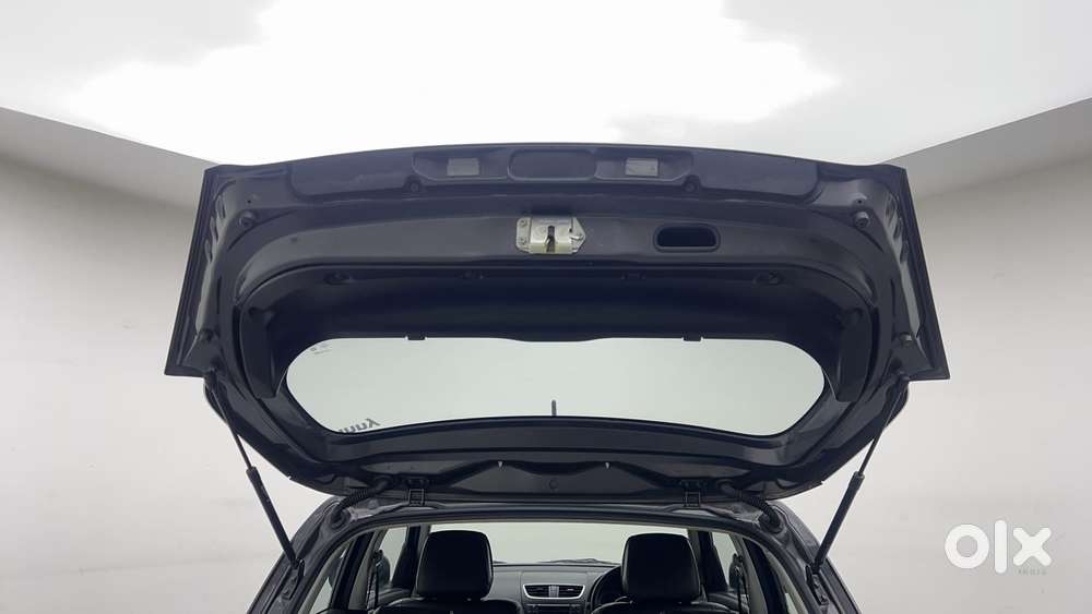 Maruti Suzuki Swift Vxi Optional, 2016, Petrol