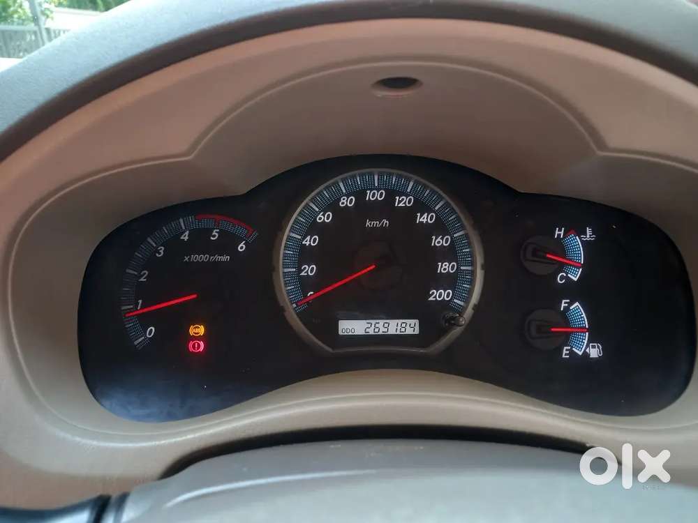 2013 Innova 2.5 V Diesel