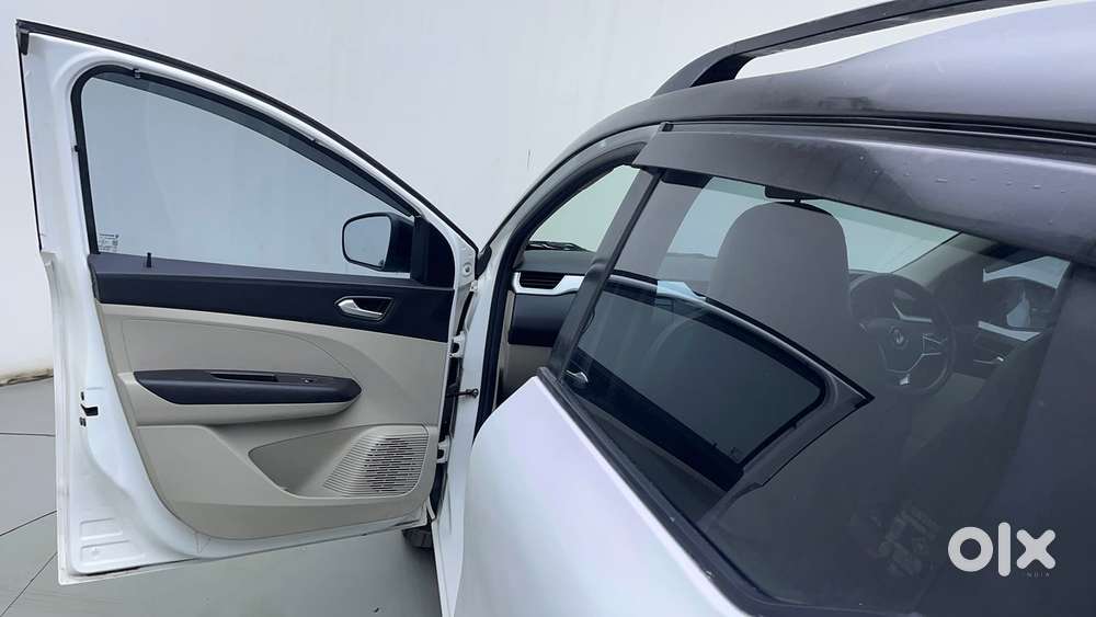 Renault Triber Rxz Easy-r Amt Dual Tone, 2022, Petrol