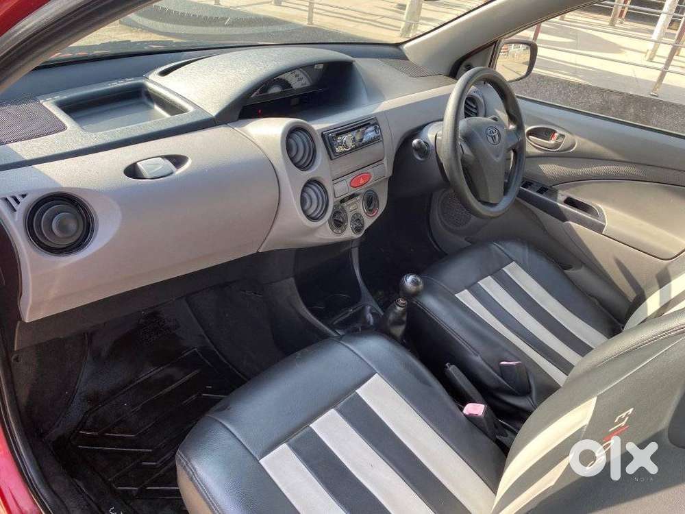 Toyota Etios Liva 2011-2012 G, 2011, Petrol