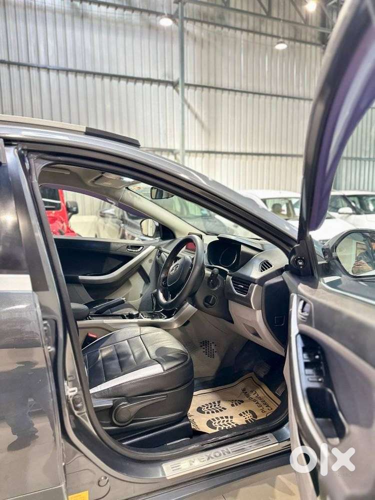 Tata Nexon 1.2 Revotron Xza Plus, 2019, Petrol