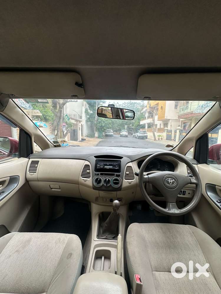 Toyota Innova 2.0 G (petrol) 8 Seater Bs Iv, 2005, Petrol
