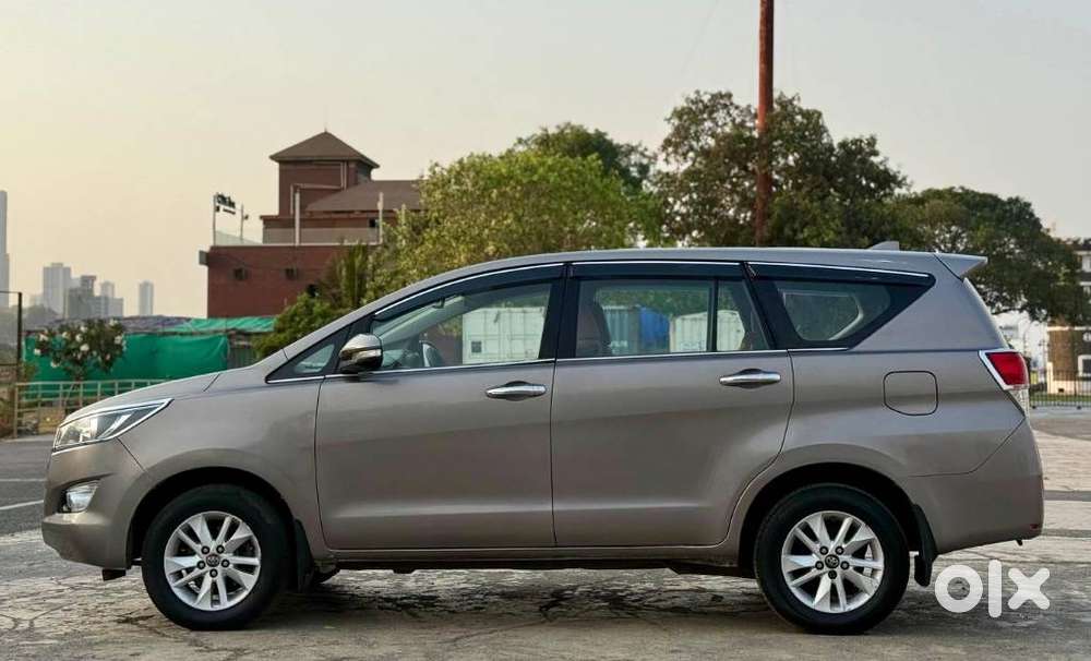 Toyota Innova Crysta 2.4 G Mt 8s, 2016, Diesel