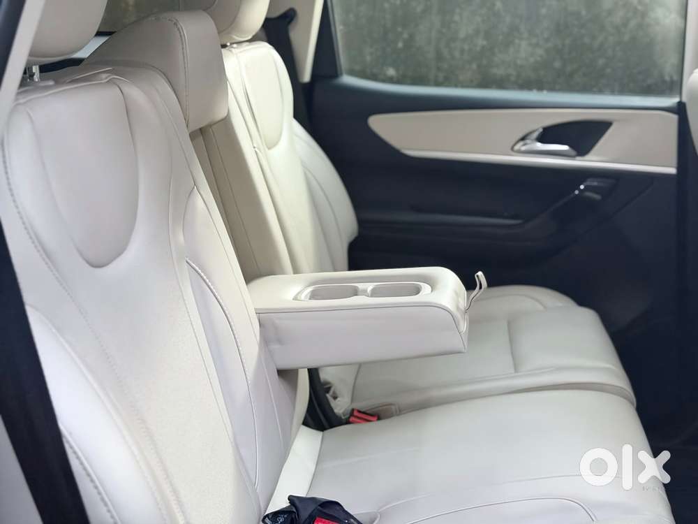 Mahindra Xuv700 2.2 Ax 7 Diesel At Luxury Pack Str, 2023, Diesel