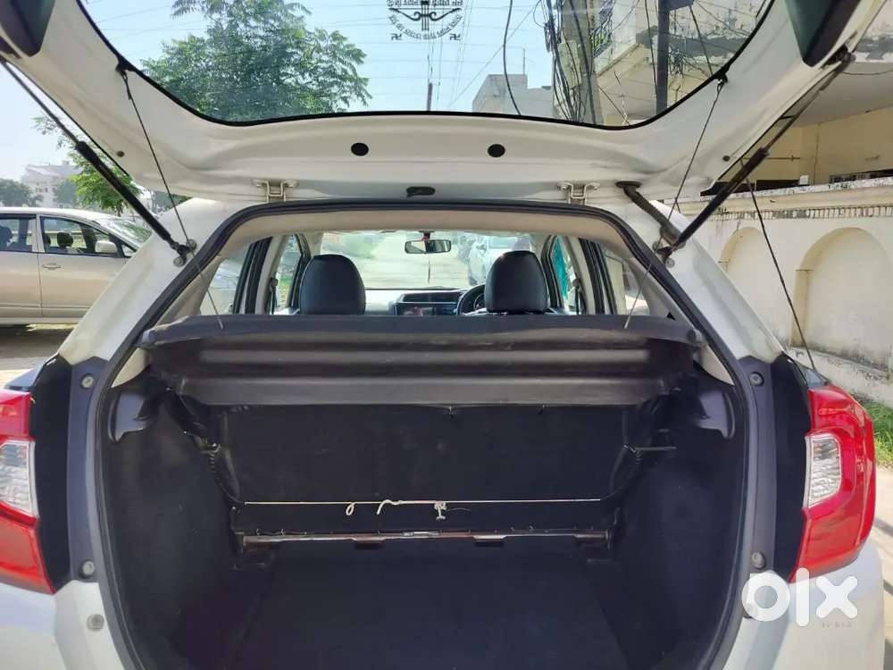 Very Good Car With Sunroof