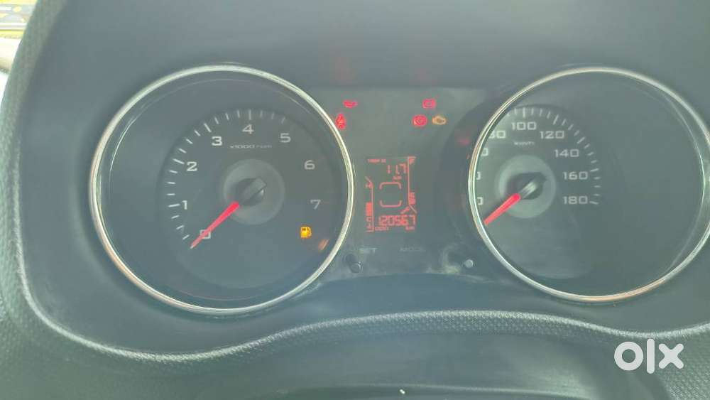 Mahindra Tuv 300 T10, 2018, Diesel