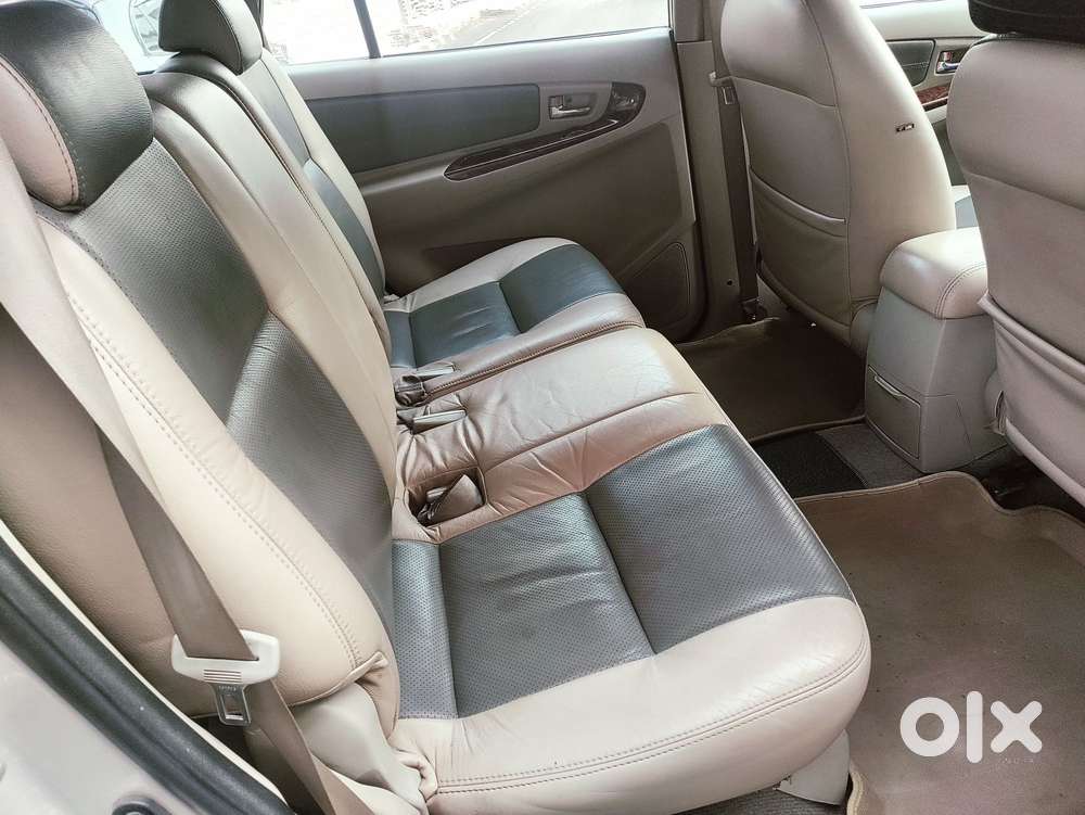 Toyota Innova 2.5 V 8 Str, 2014, Diesel