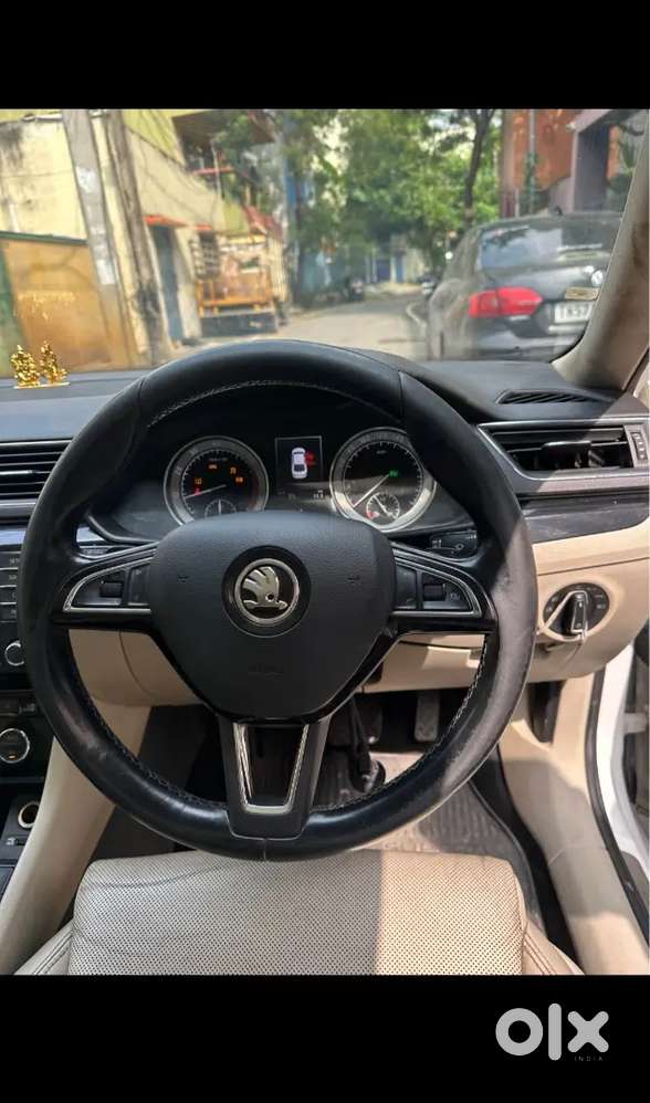 Skoda Superb 2016 Petrol Well Maintained