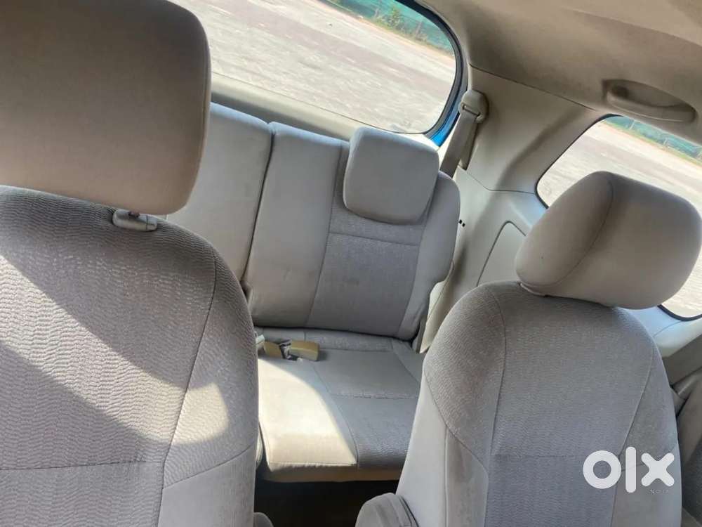 Toyota Innova Petrol