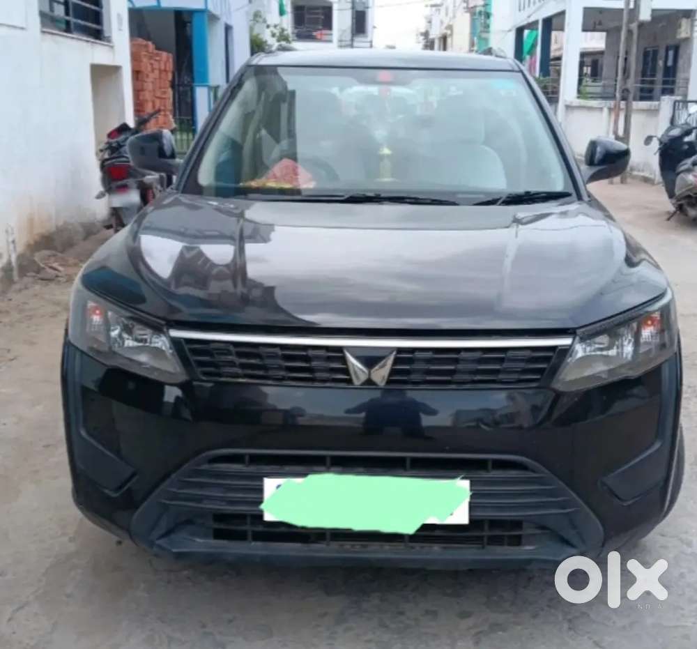 Mahindra Xuv300 2023 Petrol Variant W2