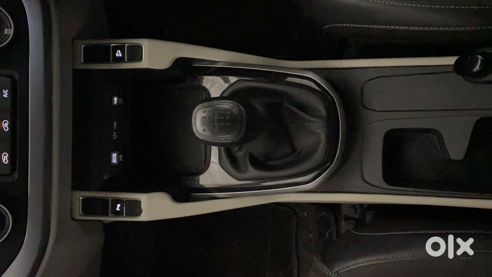 Kia Carens 1.4 Prestige 7 Str, 2022, Petrol