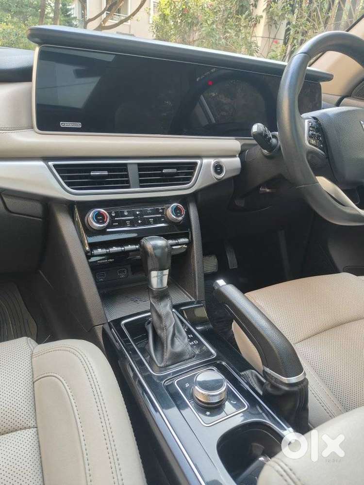 Mahindra Xuv700 2.2 Ax 7 Diesel At Str, 2022, Diesel
