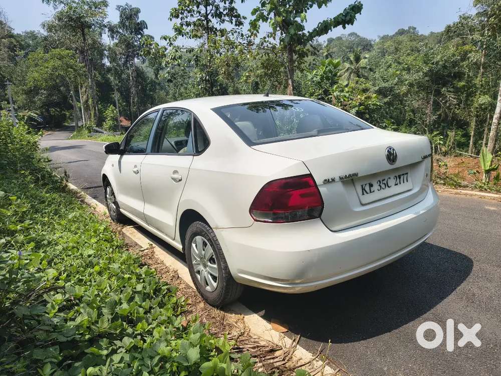 Volkswagen Vento 2011 New Paper