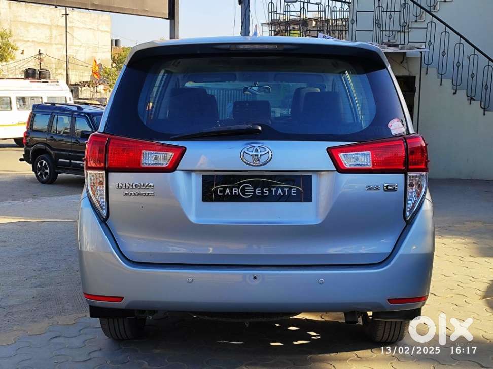 Toyota Innova Crysta