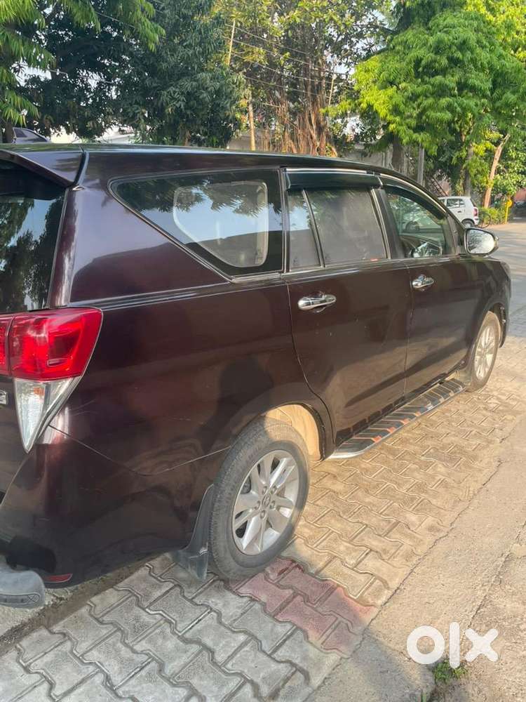 Toyota Innova Crysta 2017 Diesel Well Maintained
