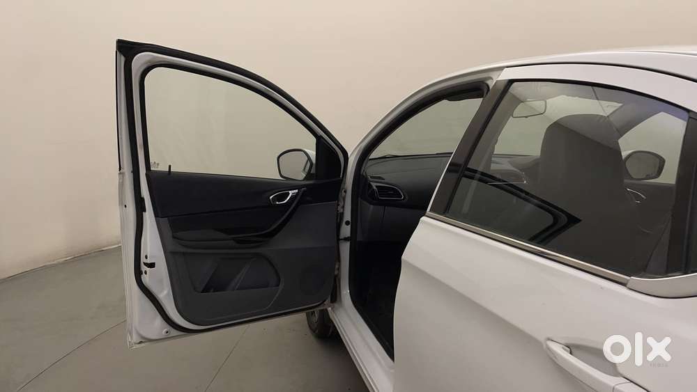 Tata Tigor Xza, 2018, Petrol