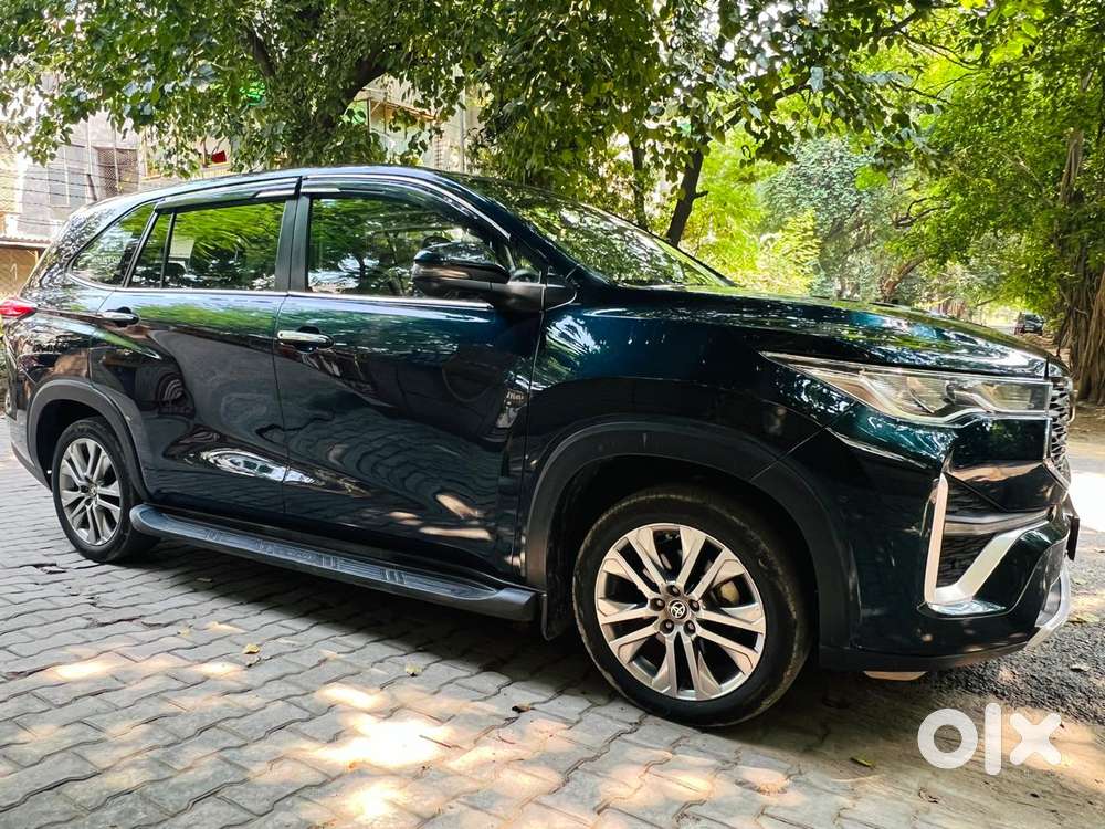 Toyota Innova Hycross 2.0 Zx Hybrid 7 Str, 2024, Petrol