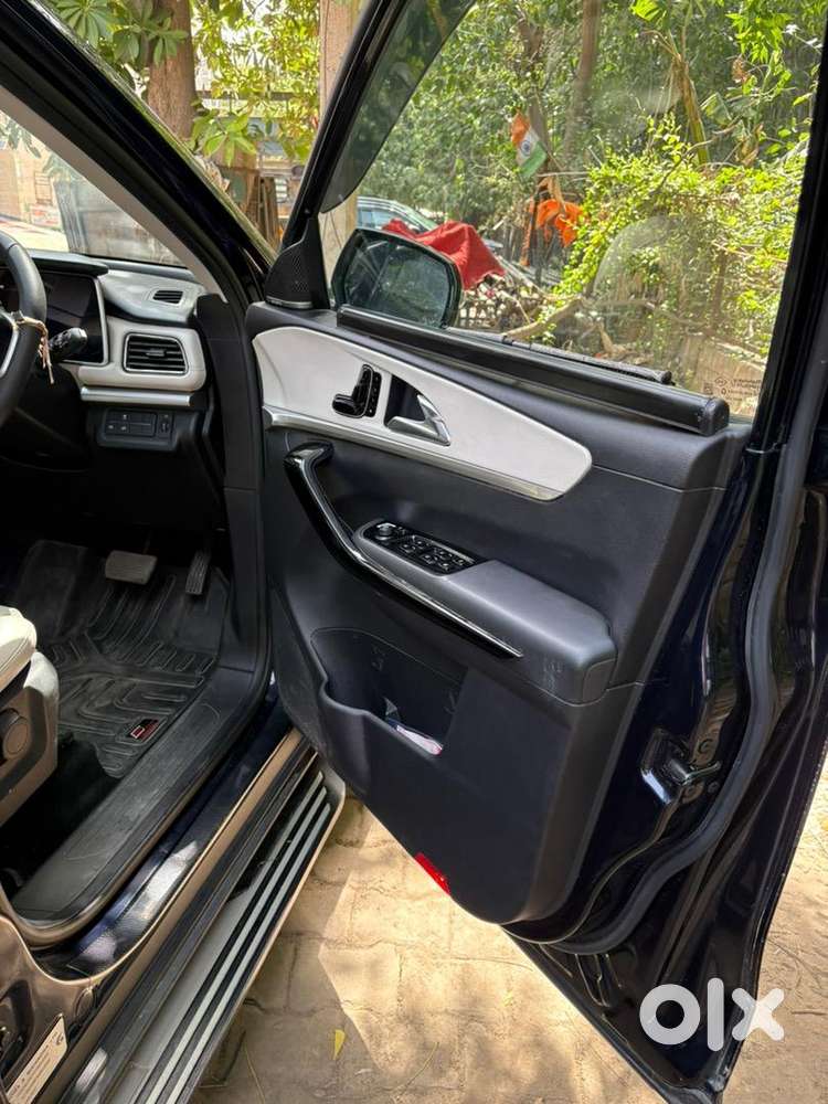 Mahindra Xuv700 Ax7l 2025 Petrol 15000 Km Driven