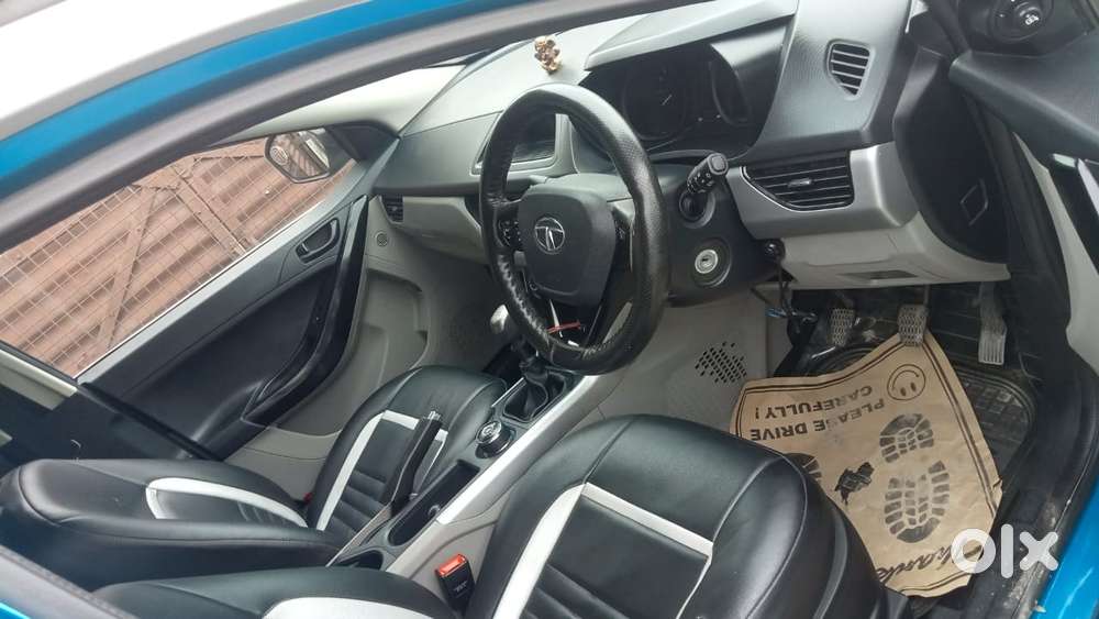 Tata Nexon, 2017, Petrol