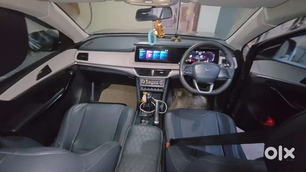 Mahindra Xuv700 2022 Petrol Well Maintained