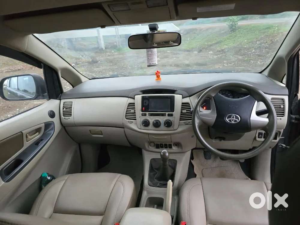 Innova 2013 Well Maintained