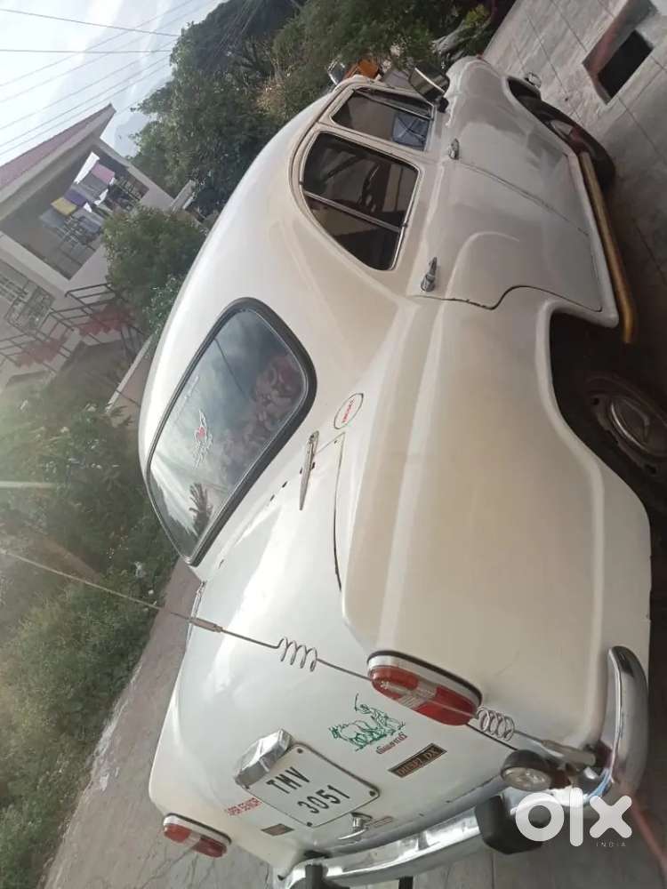 Ambassador Mark 3.  Hm Isuzu