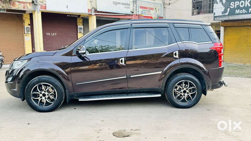 Mahindra Xuv500 W8, 2016