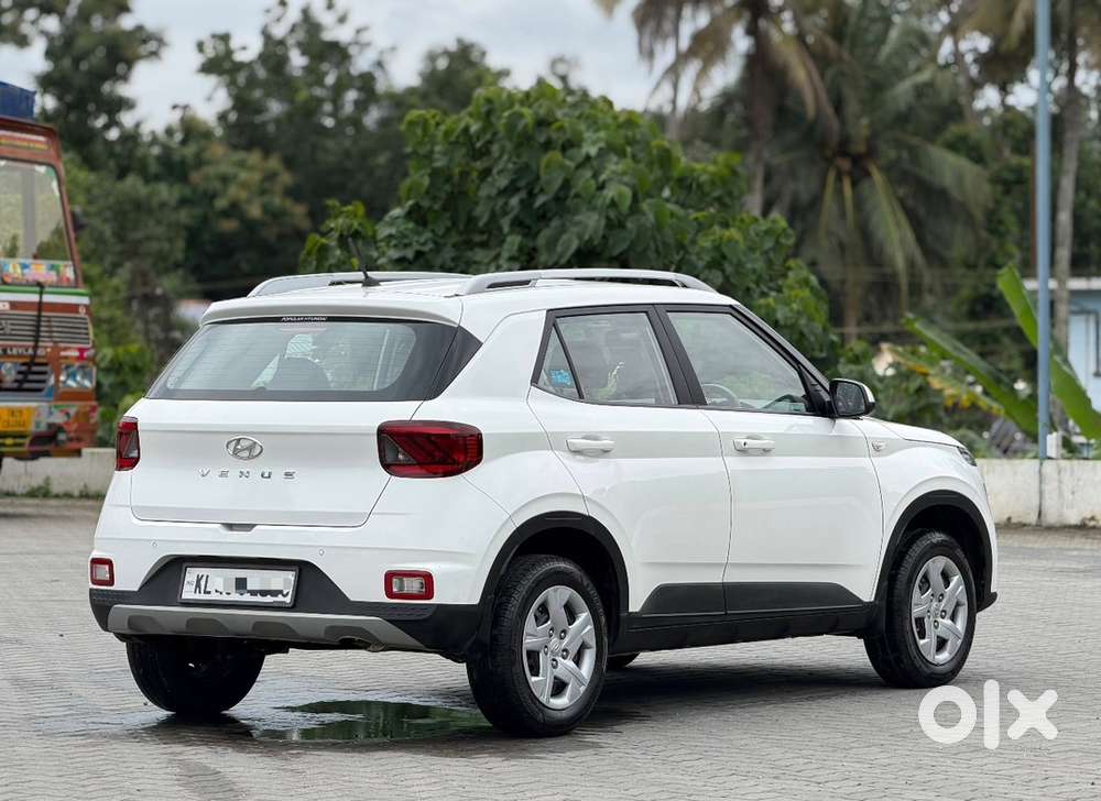 Hyundai Venue Petrol Manual 2020 Year