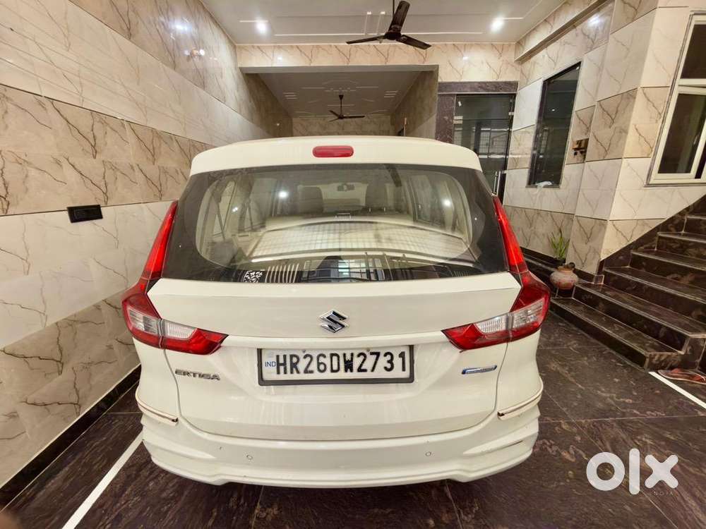 Ertiga Smart Hybrid Petrol & Cng