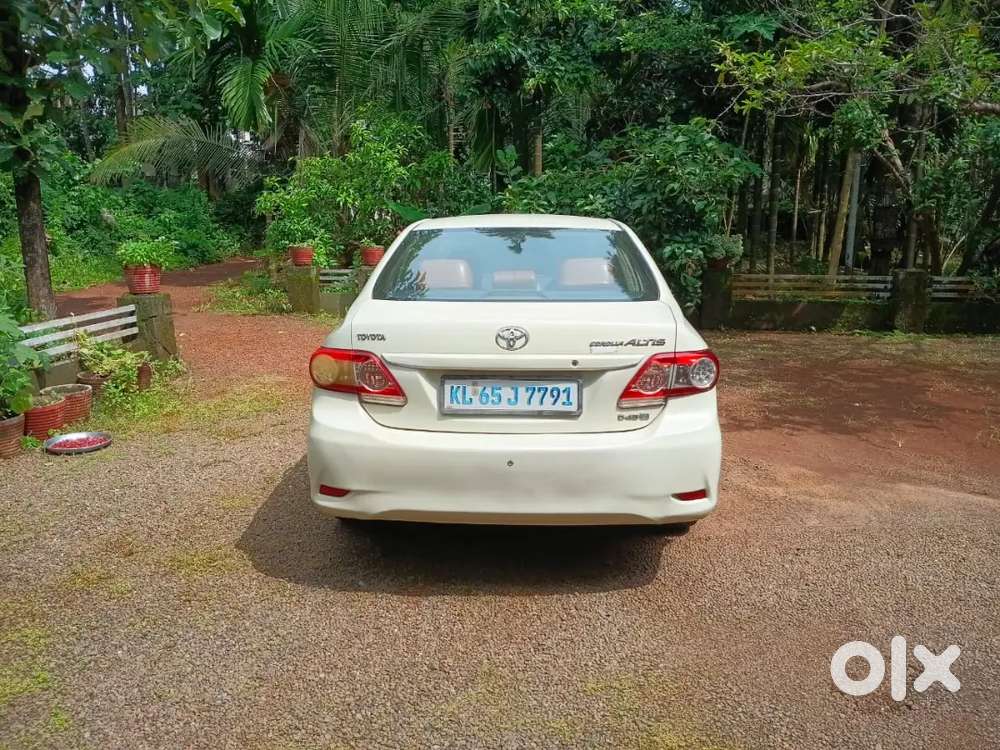 Toyota Corolla Altis 2011