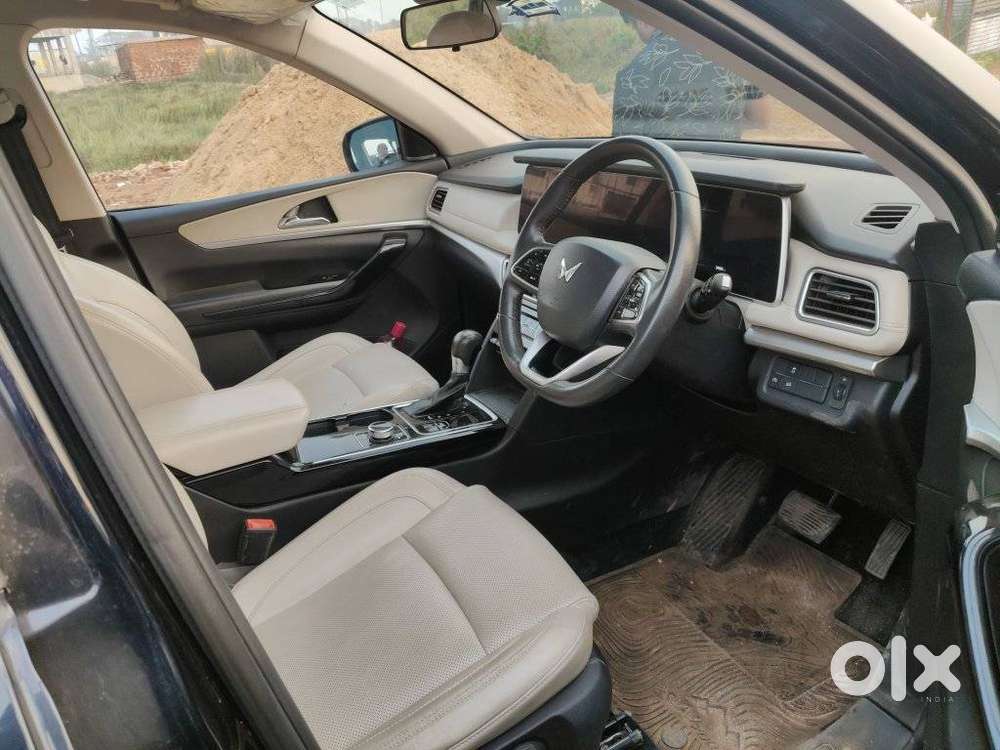 Mahindra Xuv700 2.0 Ax 7 Petrol At Luxury Pack Str, 2023, Diesel