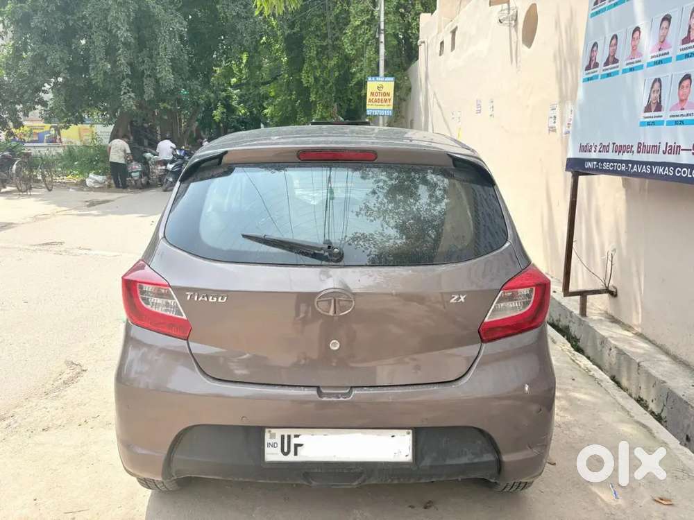 December 2016 Tata Tiago Revotron Petrol (up80)