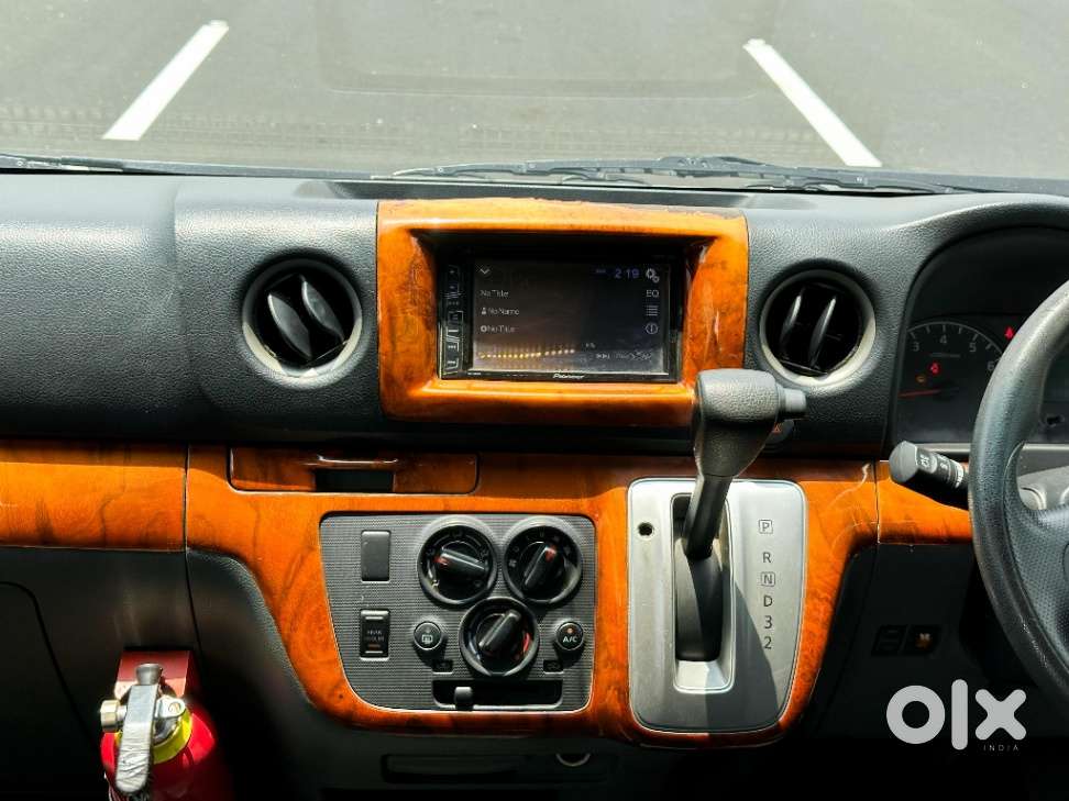 Nissan Urvan, 2016, Petrol