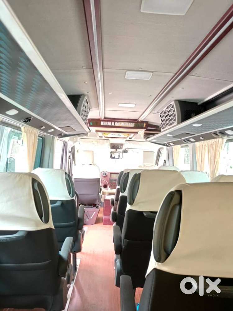 Force Motors Urbania 4400wb 17 Seater 2025
