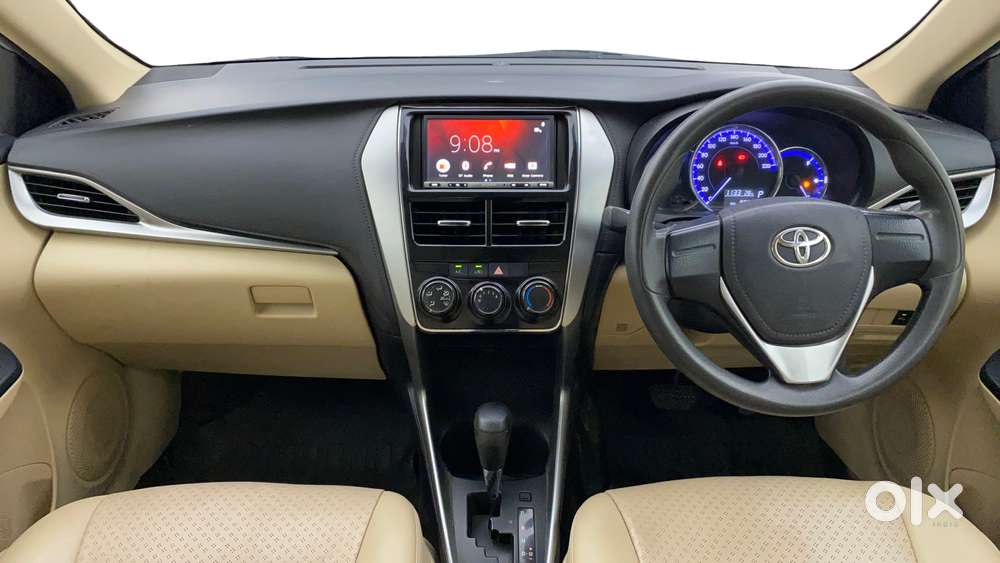 Toyota Yaris J Cvt, 2020, Petrol