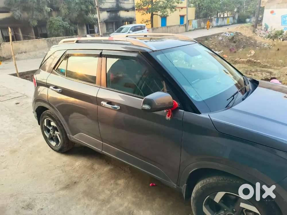 Hyundai Venue 2021 Petrol Well Maintained