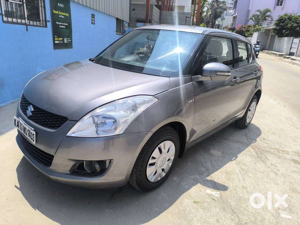 Maruti Suzuki Swift Vxi 1.2 Abs Bs-iv, 2012, Petrol
