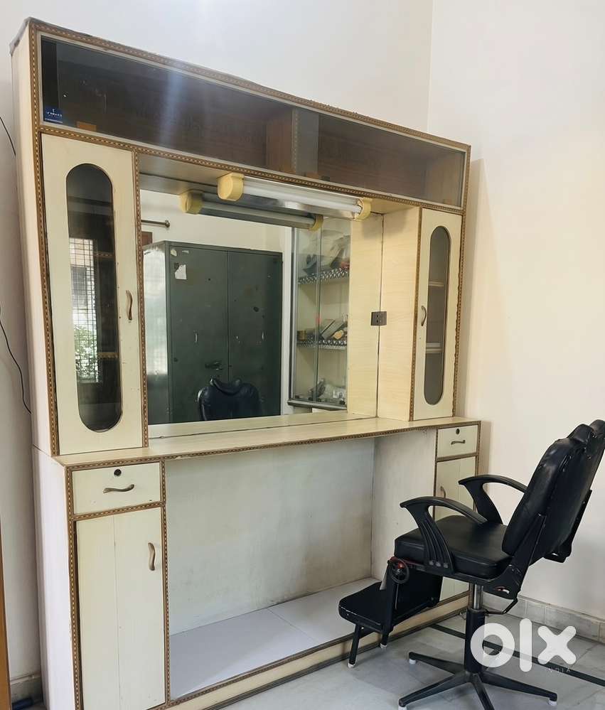 Salon / Parlour Dressing Counter with Mirror & Salon Chair