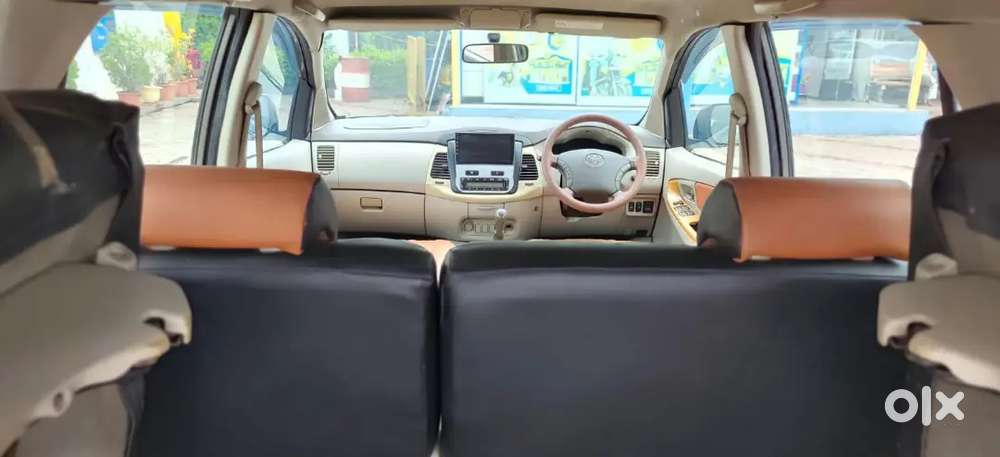 Toyota Innova V
