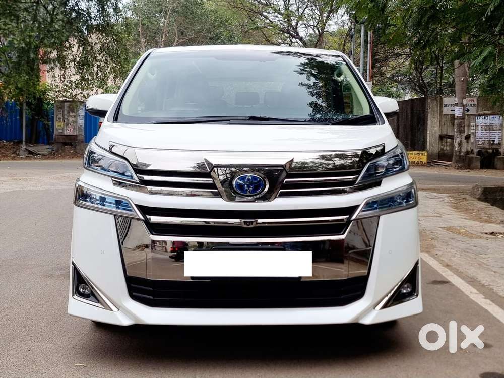 Toyota Vellfire 2.5 Executive Lounge, 2022, Petrol
