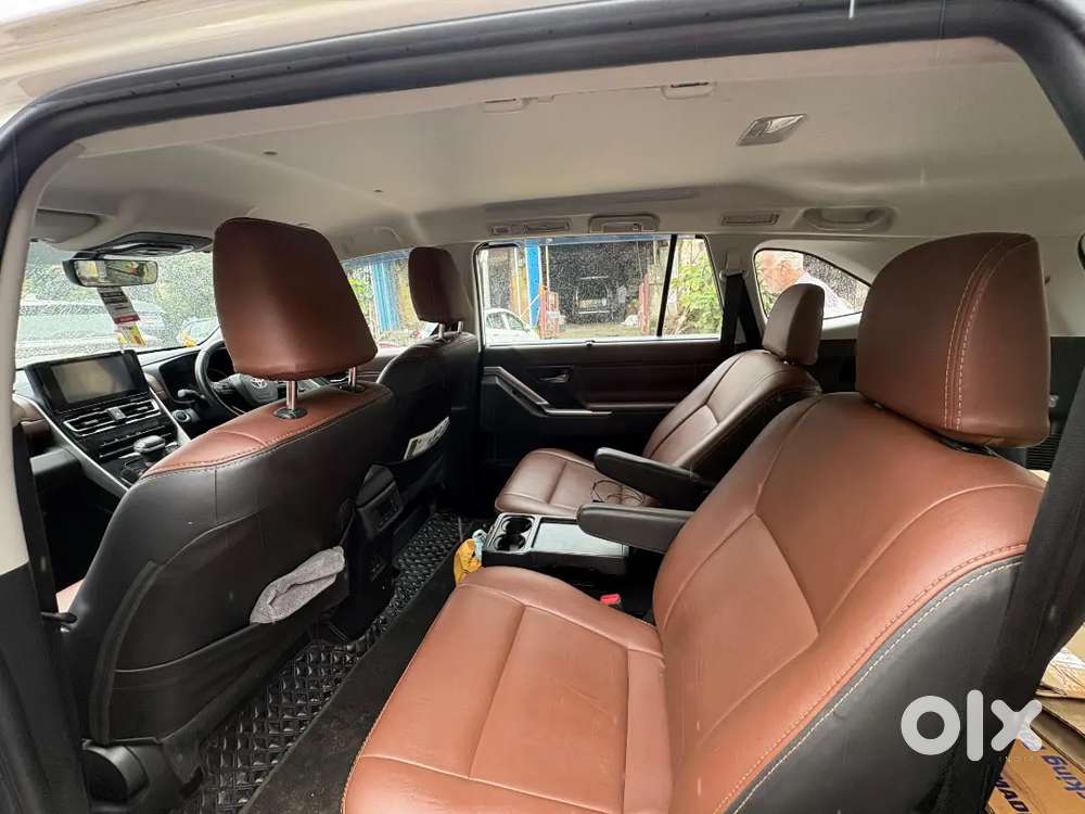 Toyota Innova Hycross 2023 Petrol 43000 Km Driven