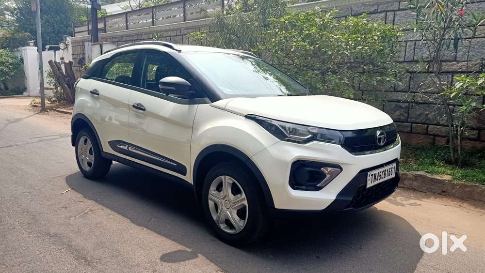 Tata Nexon 1.2 Revotron Xma Amt (s), 2022, Petrol