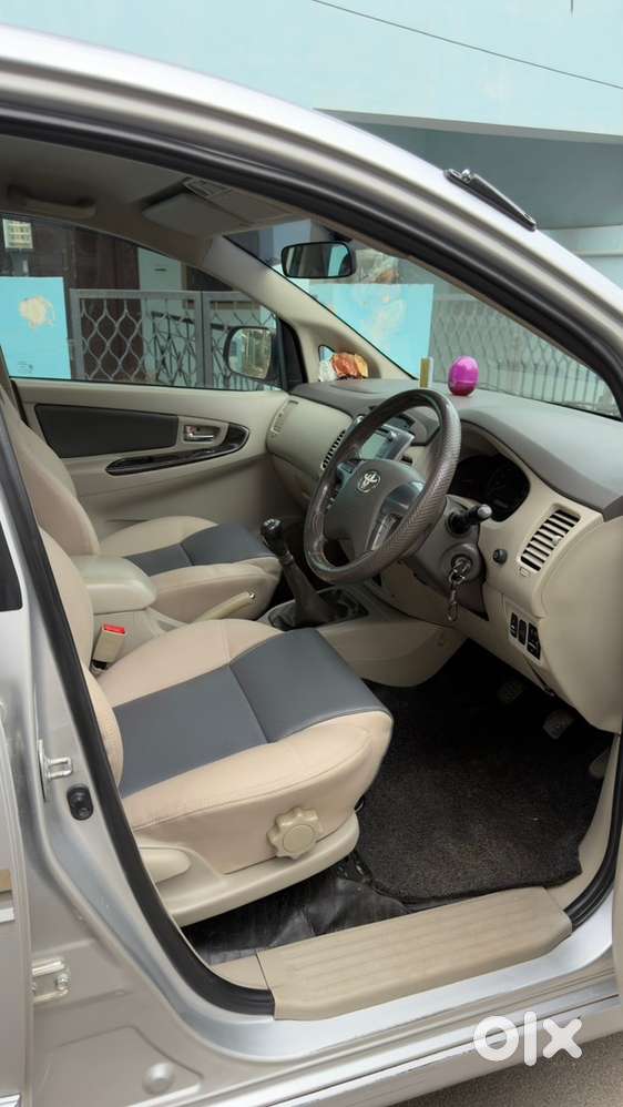 Toyota Innova 2014