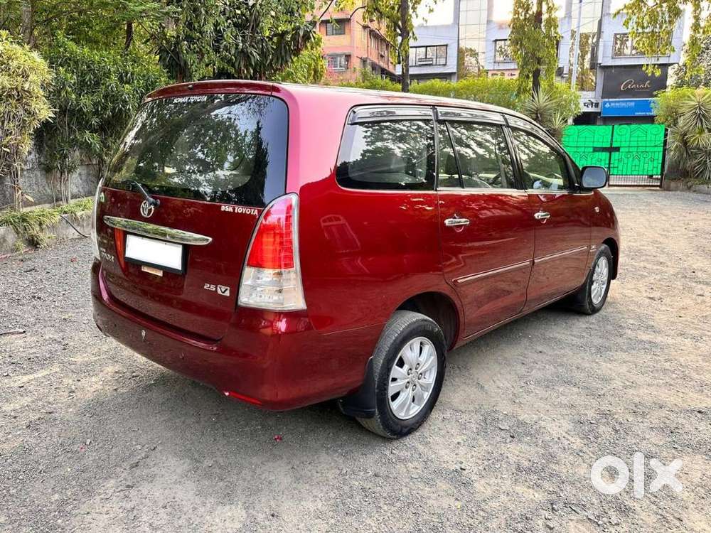 Toyota Innova 2004-2011 2.5 V Diesel 8-seater, 2010, Diesel
