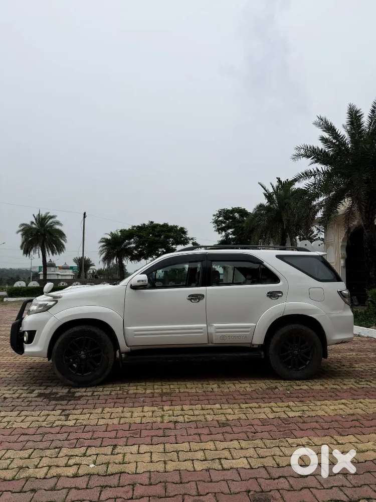 Toyota Fortuner 2015 Manual Diesel Suv