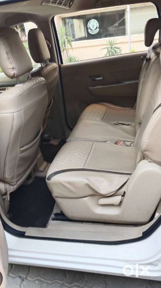 Maruti Suzuki Ertiga Vxi At Petrol, 2019, Petrol