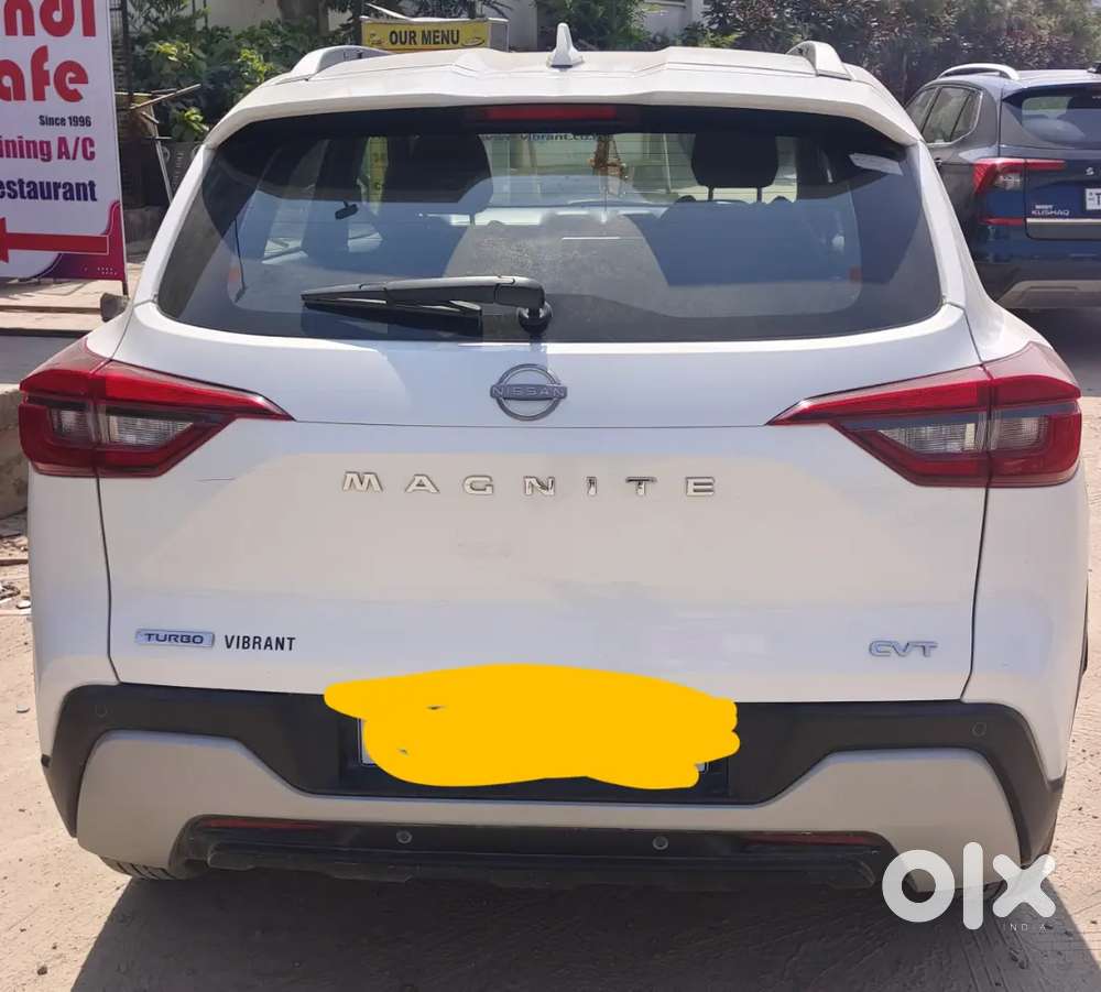 Nissan Magnite 1.0 Xv Turbo Cvt